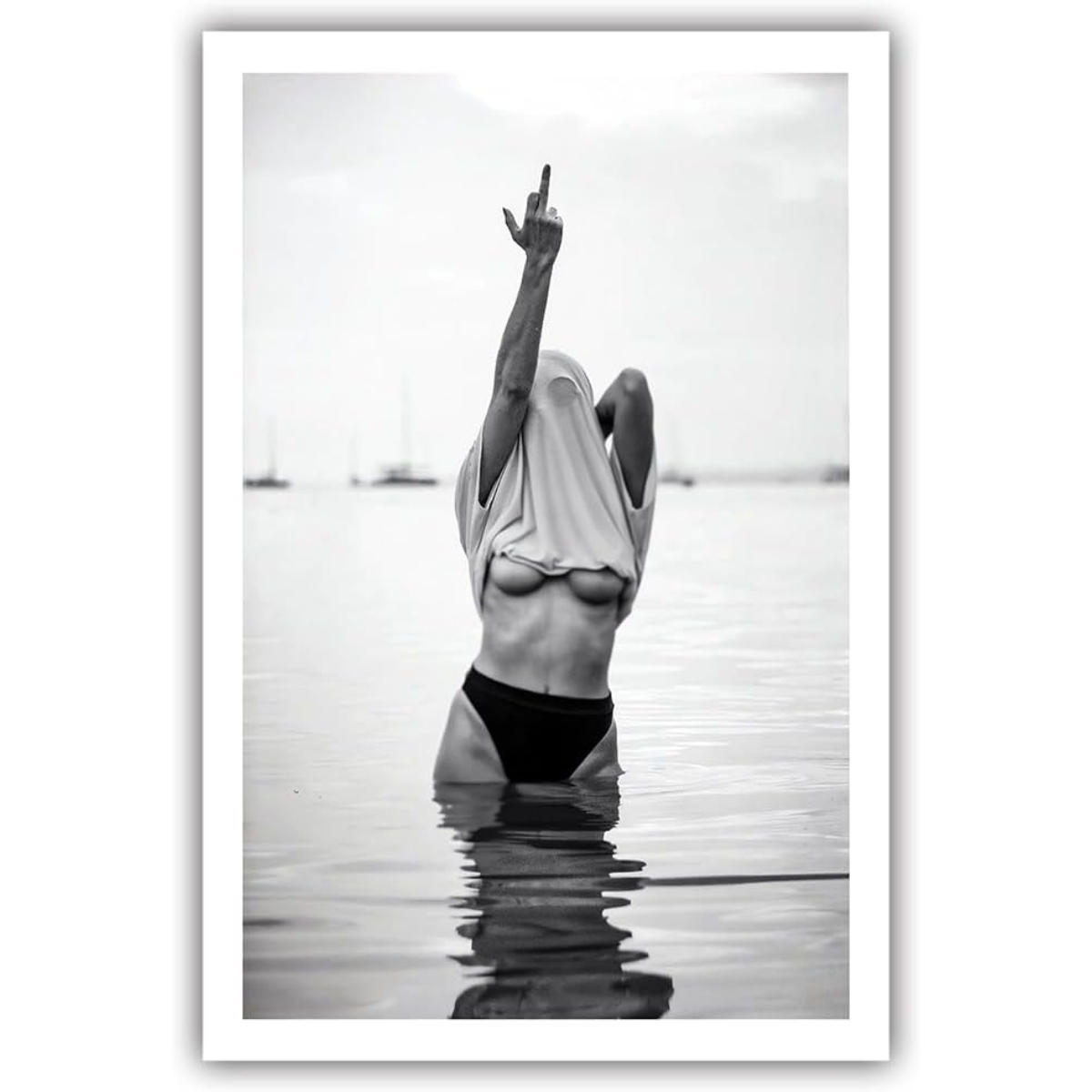 Acqooeakt Vintage Sexy Woman in The Lake Feminist Middle Finger Art Print
